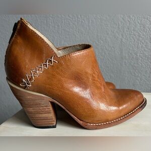 Freebird by Steven Steel leather booties. Brown/tan, zip up, heel. Women’s 9.